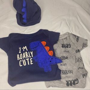 Baby boy Onsies with hat Size Newborn